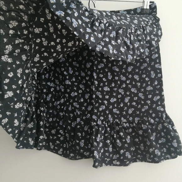 Madewell Ruffle Wrap Mini Skirt in Baby's Breath Blue Micro Floral 4 - Picture 7 of 16